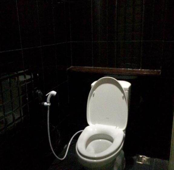 Quarto Estandar Individual Banheiro Compartilhado, Sri Krungthep