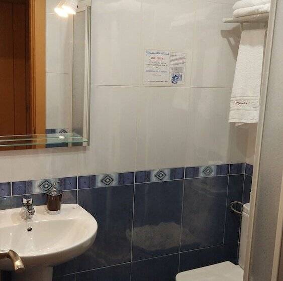 اتاق استاندارد, Hostal Hispanico Ii