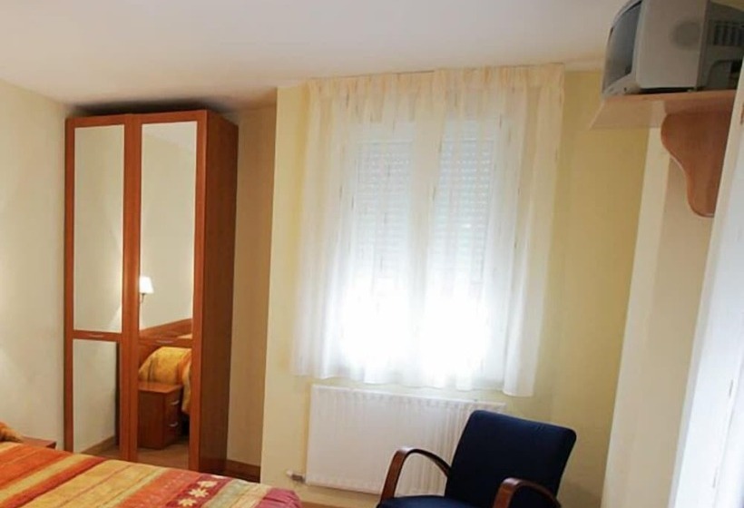 اتاق استاندارد, Hostal Hispanico Ii