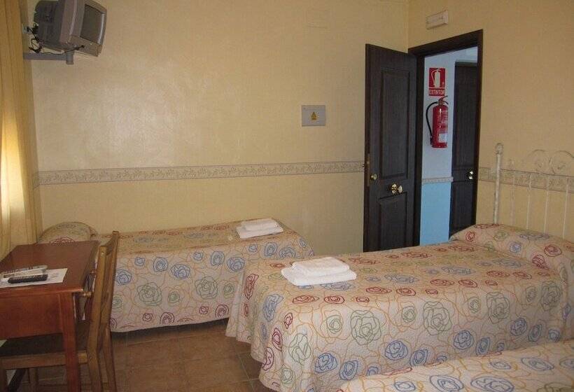 Трехместный Номер Базовый, Hostal Venta De Abajo