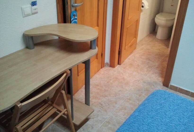 スタンダードシングルルーム, Hostal Arneva Orihuela