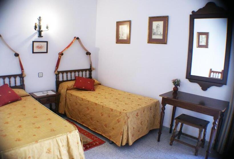 스탠다드 룸, Hostal Meson La Cadena