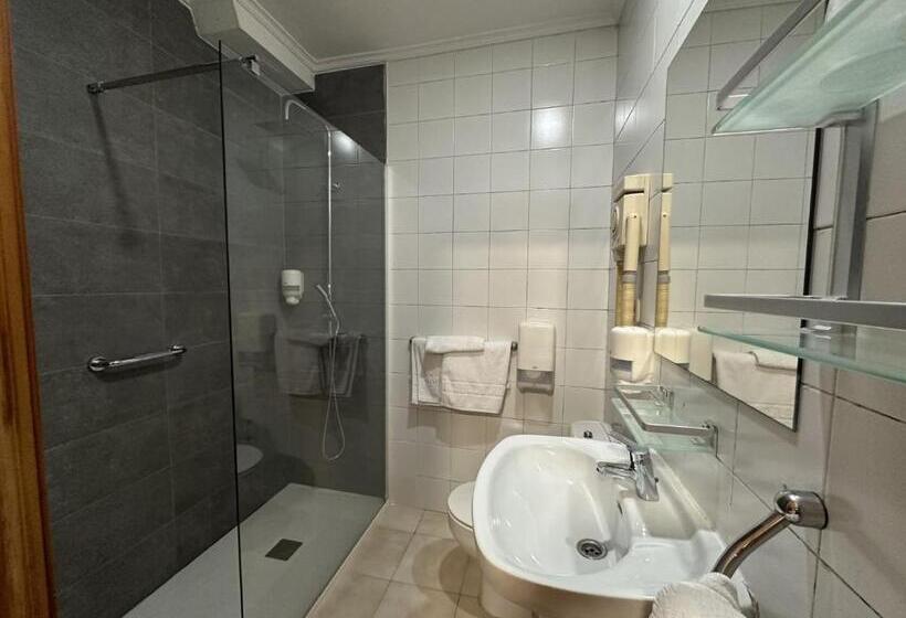 Habitación Estándar Cama Matrimonio, Hosteria Gelin De Gajano