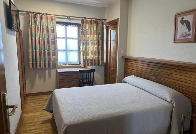 Habitación Estándar Cama Matrimonio, Hosteria Gelin De Gajano