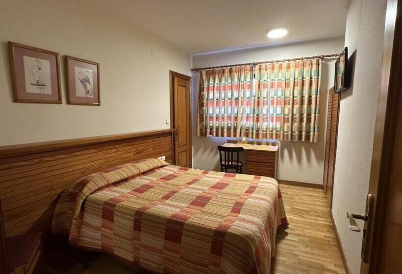Habitación Estándar Cama Matrimonio, Hosteria Gelin De Gajano