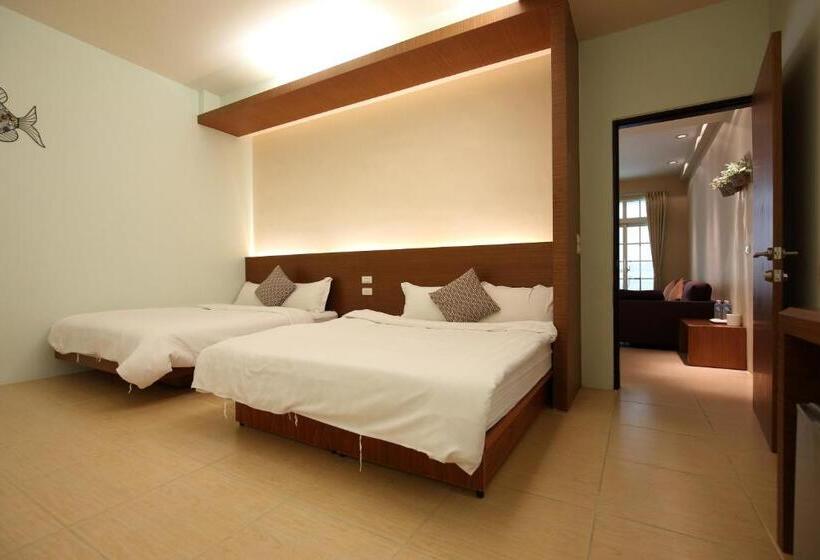 اتاق استاندارد چهار تخته, Richie Homestay