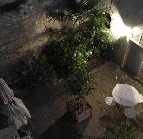 Номер Стандарт, Au Relais Saint Maurice