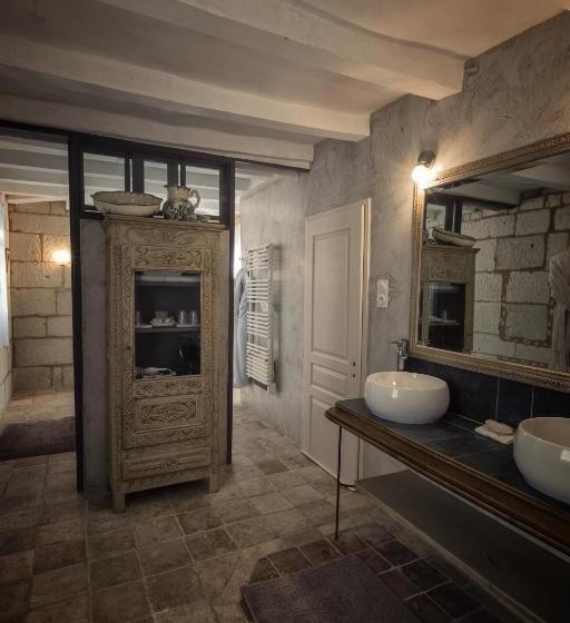 Номер Стандарт, Au Relais Saint Maurice