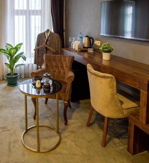 Triple Room Sea View, Vita Suites Karakoy
