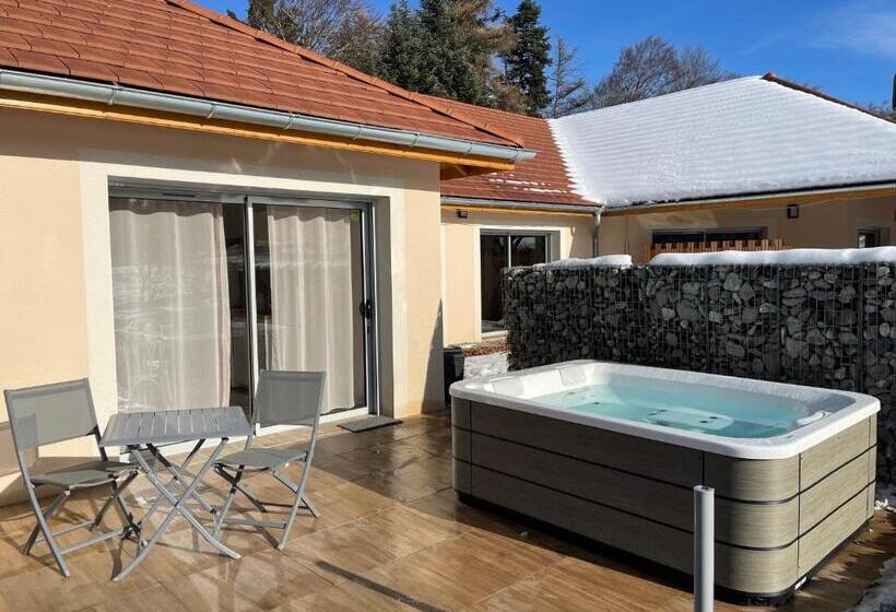 Студия Стандарт, La Combe Fleurie Appartements & Chambres