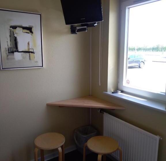 Номер Стандарт Трехместный, Motel Lyren