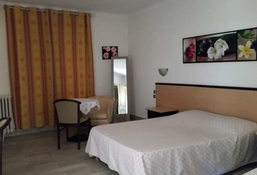 Семейный Номер, Auberge Les Aromes