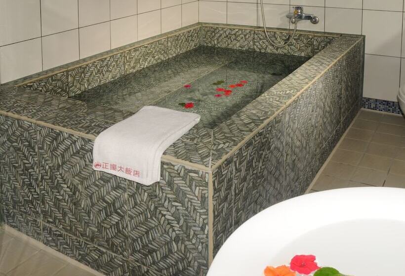 Economy Quadruple Room, Jenq Yang Hotspring