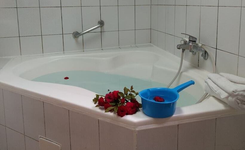 اتاق استاندارد, Jenq Yang Hotspring