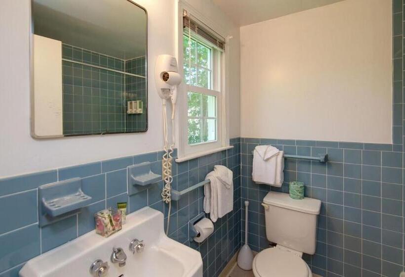 Номер Стандарт 2 Двуспальные Кровати, Cape Cod Harbor House Inn