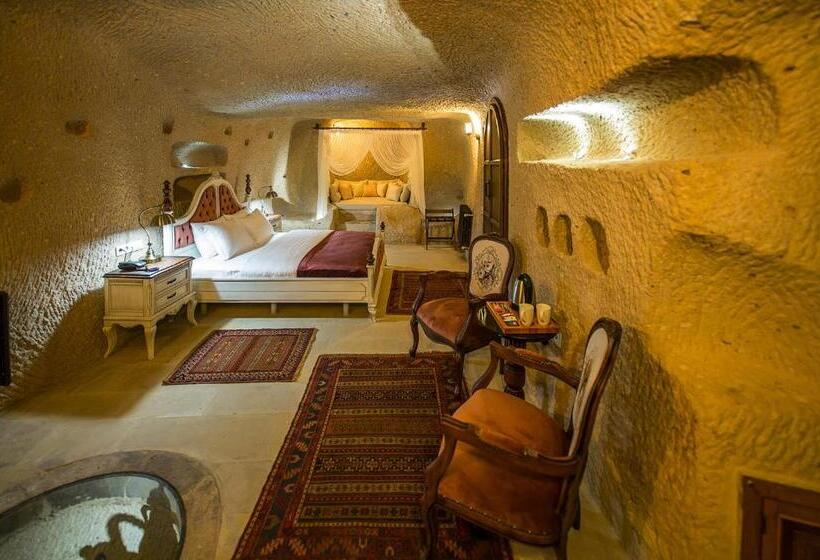 スーペリアファミリールーム, Maya Cave