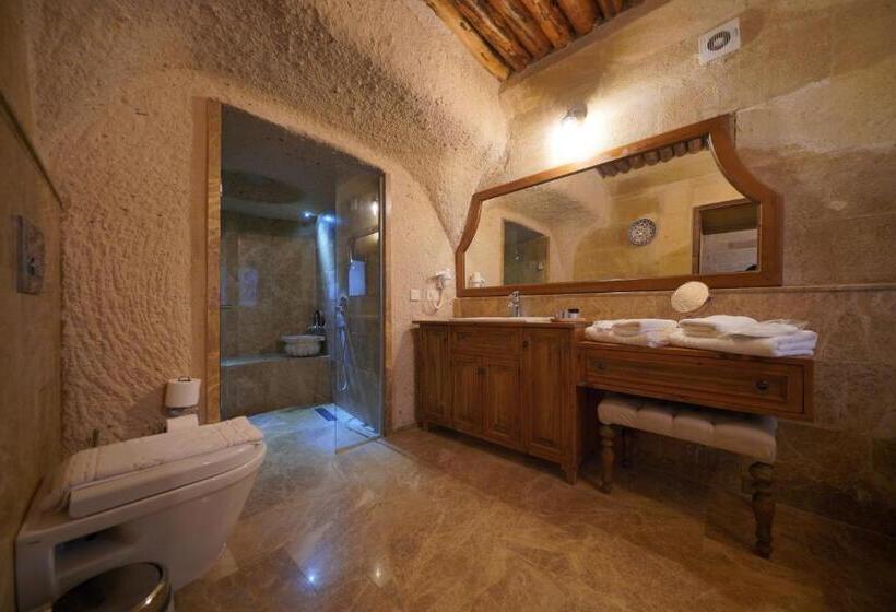 バルコニー付スイート, Maya Cave
