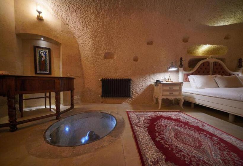 スーペリアファミリールーム, Maya Cave