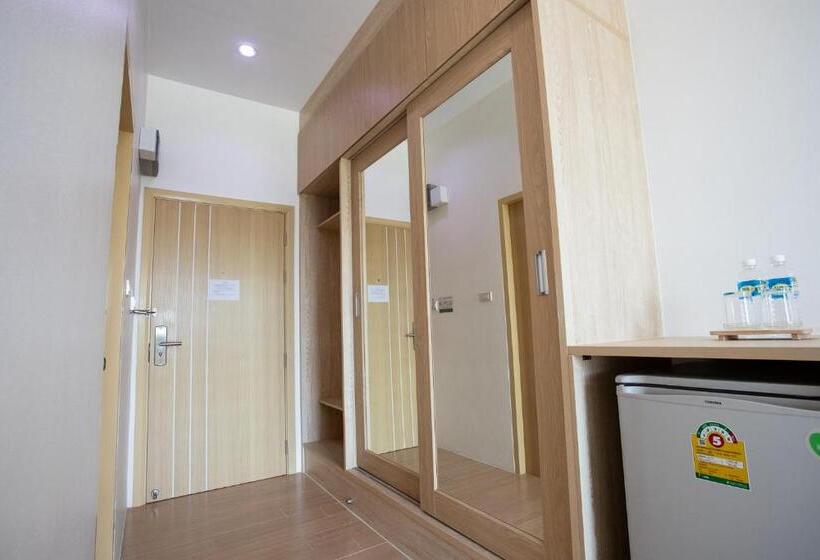 Номер Superior Кровать Кинг, O2 Hotel Lopburi