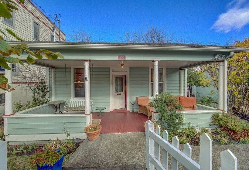 Люкс Повышенной Комфортности, Carlisle Garden Suites