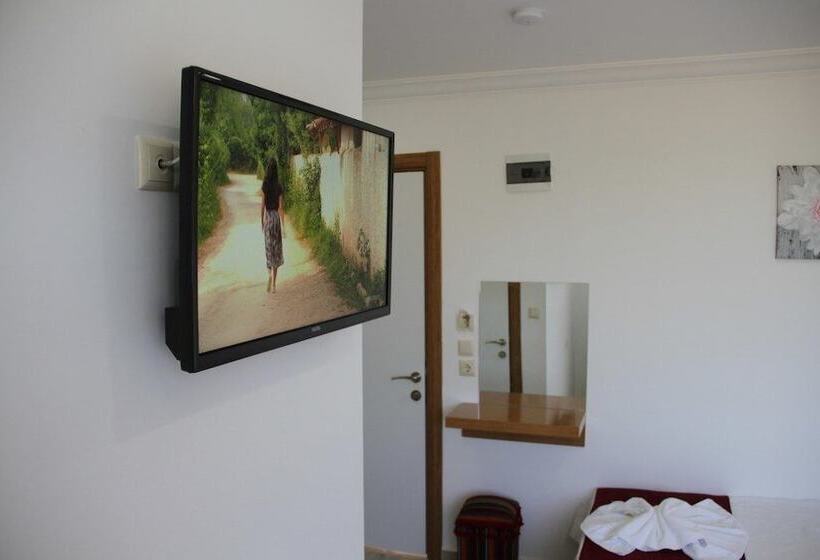 Quarto Triplo Estandar, Aelbistan Otel