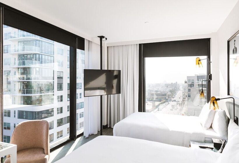 带2个双人床的标准工作室, The Godfrey Hotel Hollywood