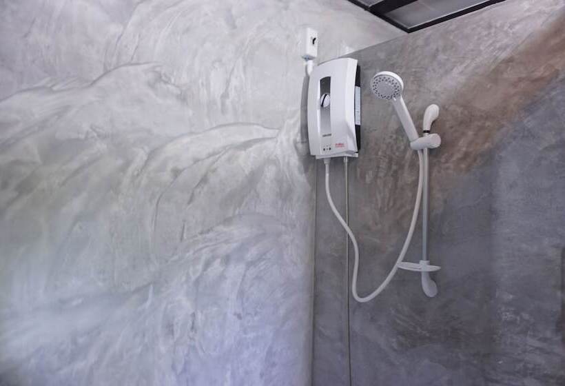 Кровать в Общей Комнате, Near Beach Hostel   Adults Only