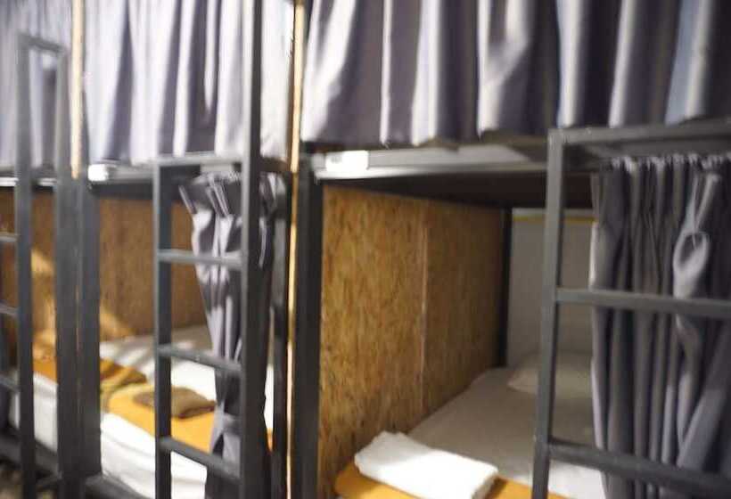 Кровать в Общей Комнате, Near Beach Hostel   Adults Only