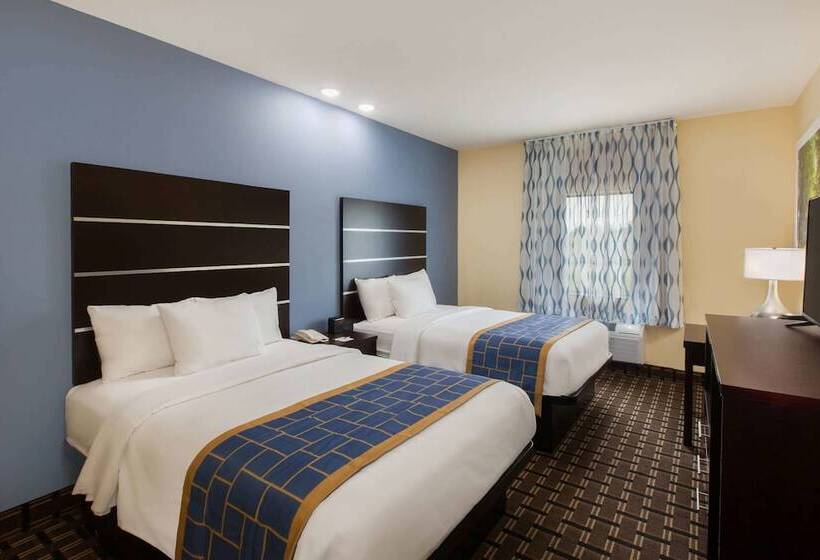 ２ダブルベッドのスタンダードルーム, Days Inn By Wyndham Baton Rouge Airport