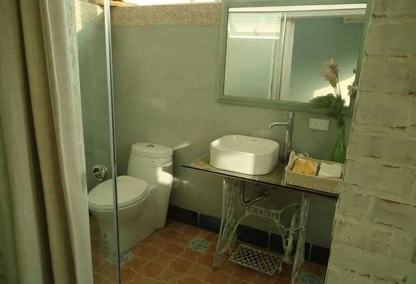اتاق استاندارد چهار تخته, Fun House Spa B&b