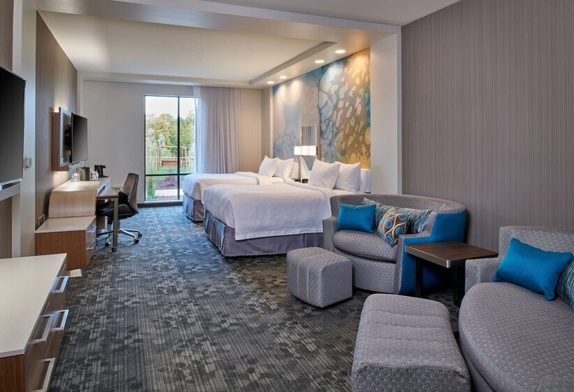 带2个双人床的标准工作室, Courtyard By Marriott Petoskey At Victories Square
