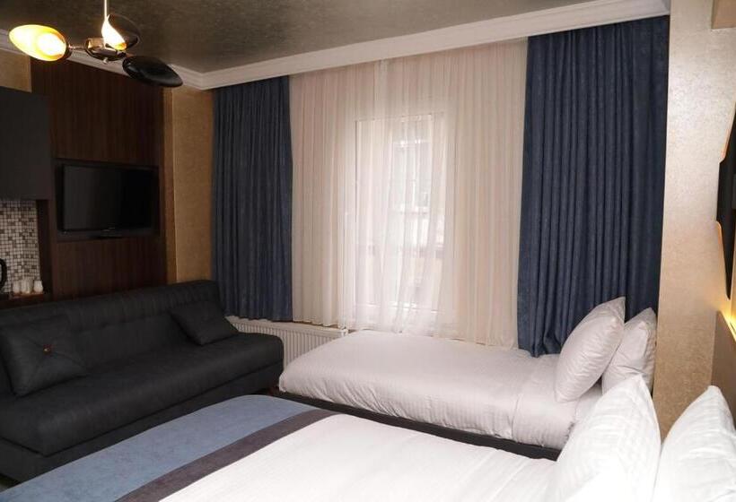 Standard Triple Room, Taksim Heavenist