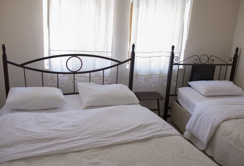 스탠다드 트리플 룸, Kamelya Cave Hostel