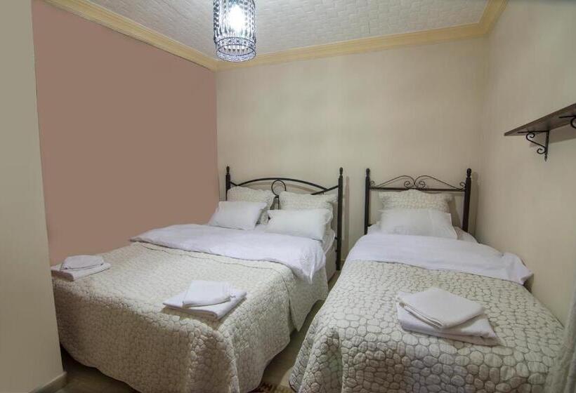 스탠다드 트리플 룸, Kamelya Cave Hostel