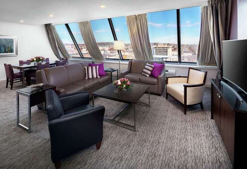 Люкс Премиум, Embassy Suites By Hilton Jonesboro Red Wolf Convention Center