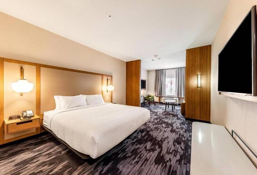 מיטת קינג בסוויטה, Fairfield Inn & Suites By Marriott Gainesville I35