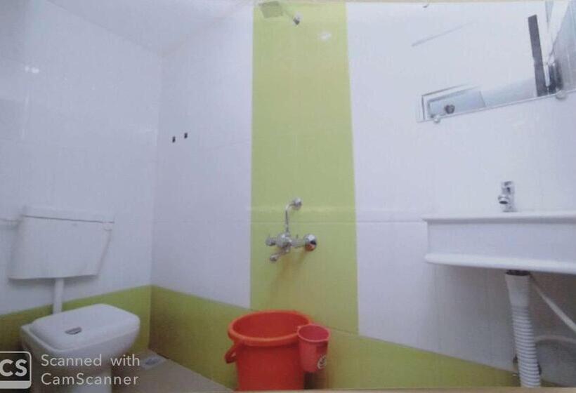 Четырехместный Номер Стандарт, Rajhuns Deluxe Lodging