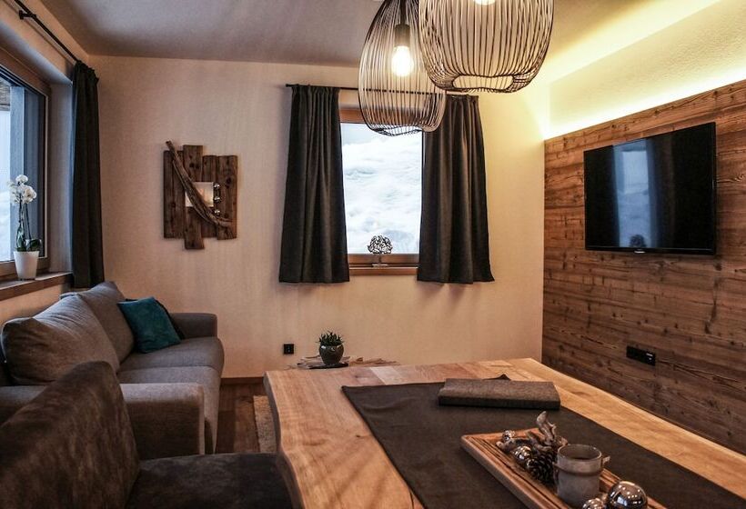 Апартаменты 2 спальни Вид на Сад, Zeitfrei Chalet Apartments