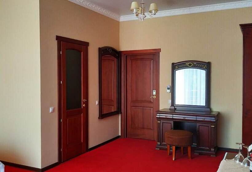 سوئیت پرزیدنت, Azimut Hotel Nalchik