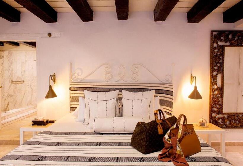 سوئیت با بالکن, Leones De Alba Hotel Boutique