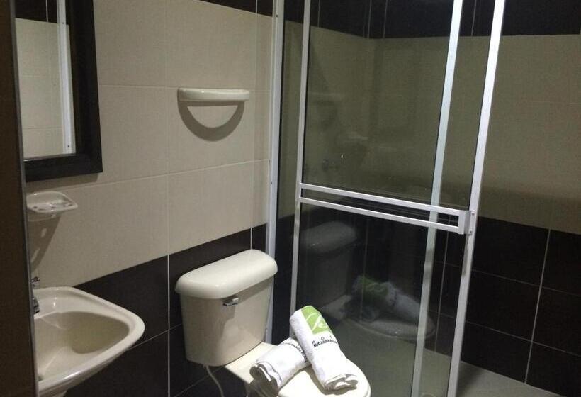 Четырехместный Номер Стандарт, Bucaramanga Plaza