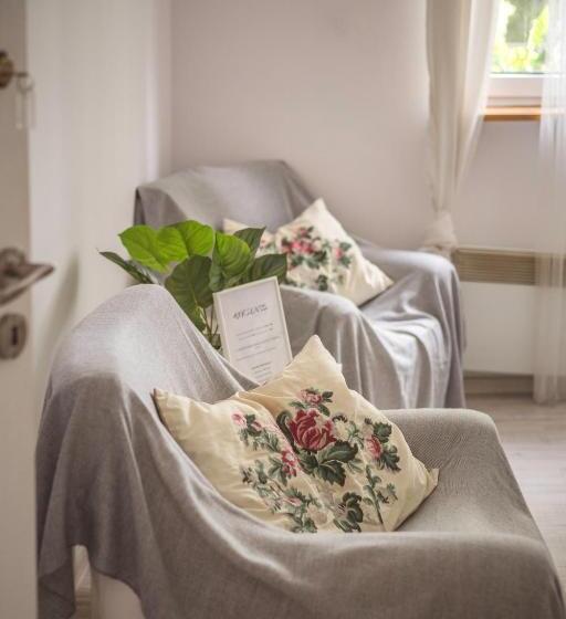 Номер Стандарт, 4 Couples & 4 Friends Hostel