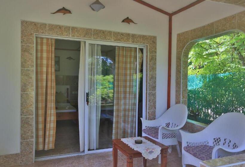اتاق استاندارد سه نفره, Rising Sun Guest House