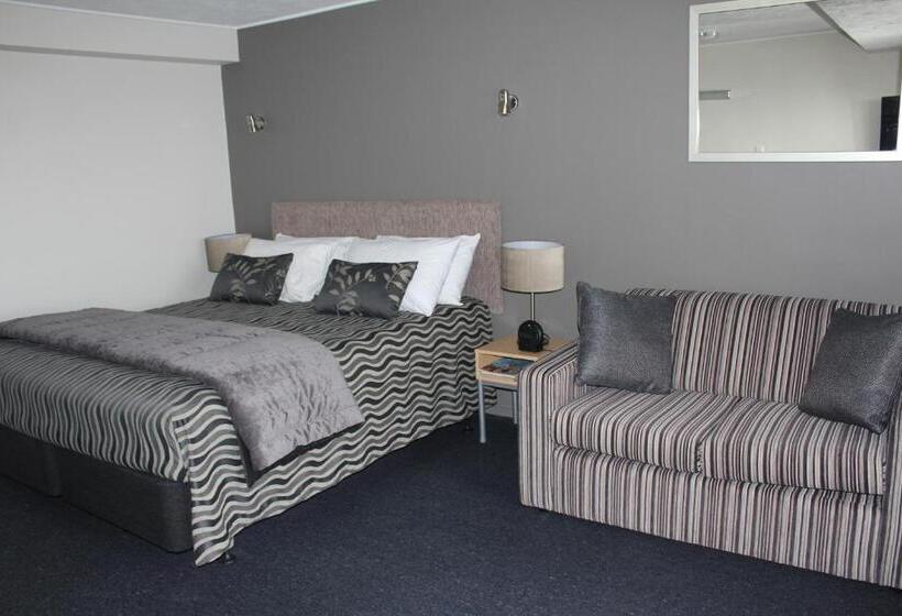 수피리어 스튜디오, Edgewater Motor Lodge