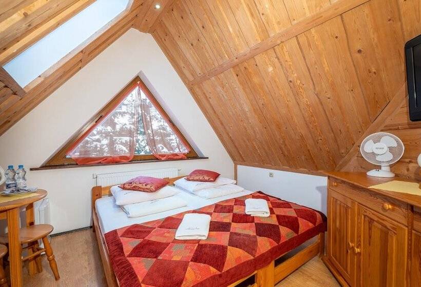 Quarto Estandar, Willa Cztery Pory Roku