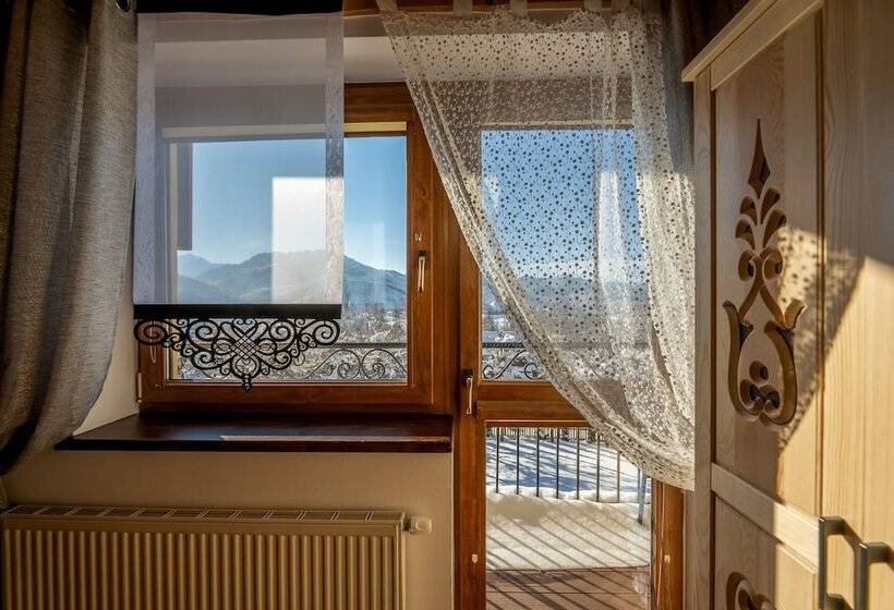 Quarto Estandar, Willa Cztery Pory Roku