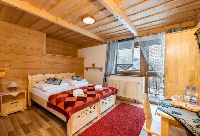 Quarto Estandar, Willa Cztery Pory Roku