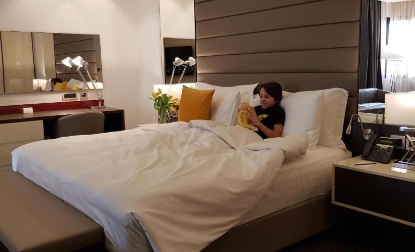سوییت جونیور, Swissbelboutique Bneid Algar Kuwait