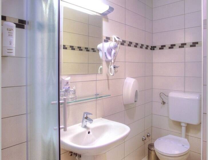 Номер Стандарт с Балконом, Guest Accomodation Tamaris