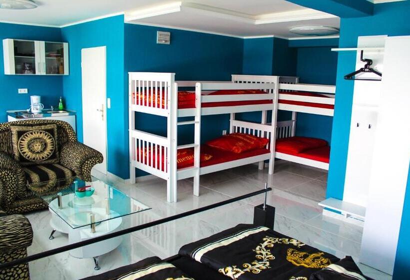استودیوی لوکس, Skyhostel Friedrichshafen